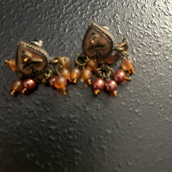 Vintage Necklace and Earrings with brass colored chains and burgundy stones - Picture 7 of 7